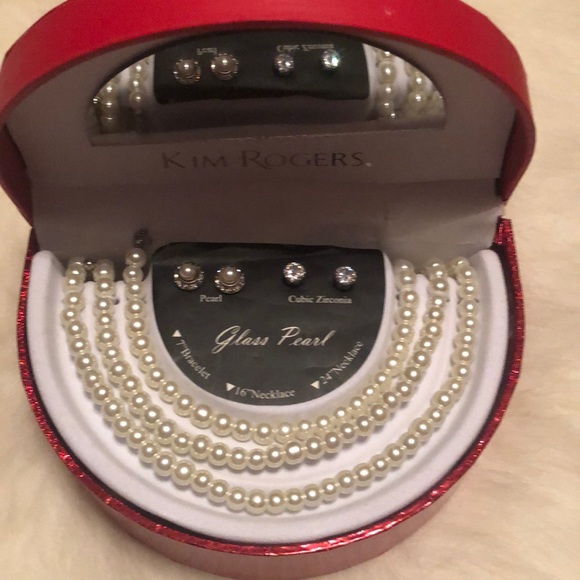 Kim Rogers Jewelry - Pearl Necklaces, Bracelet and earrings